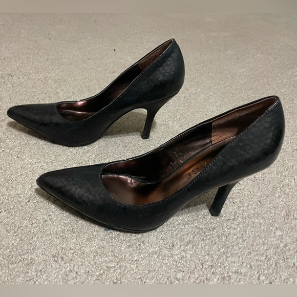 Rampage brown and black snakeskin point toe pumps size 7.5 - Picture 2 of 10